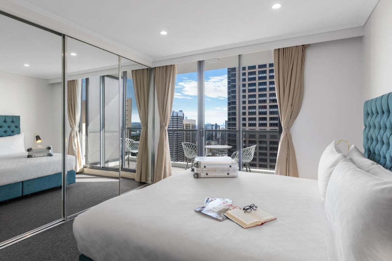 Meriton Suites Pitt Street, Sydney Exterior photo A bedroom at the hotel