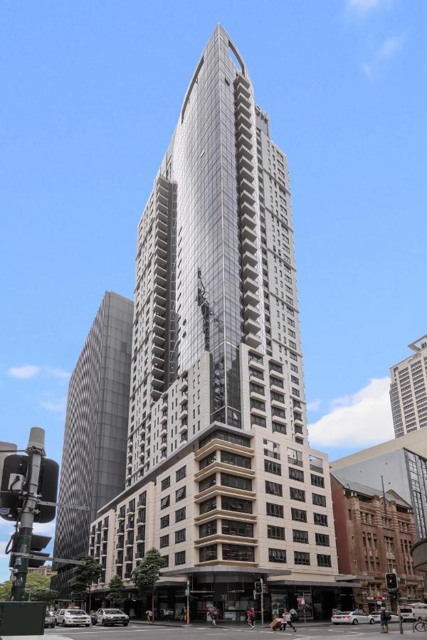 Meriton Suites Pitt Street, Sydney Exterior photo The building in 2017